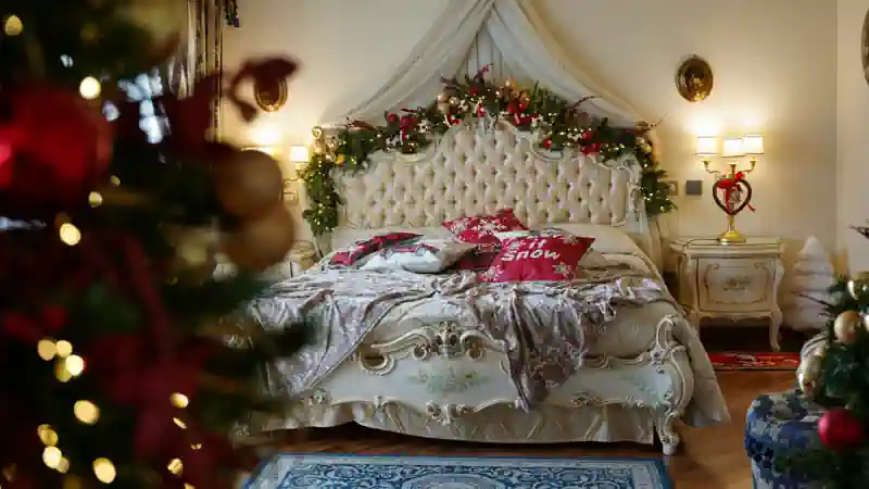 Christmas bedroom decor