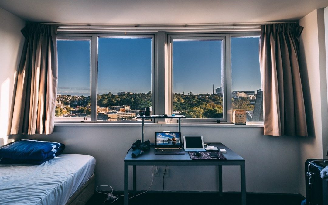 3 Pro Tips for Decorating Your Dorm Room