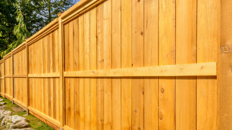 how-much-does-a-privacy-fence-cost-r-m-fence